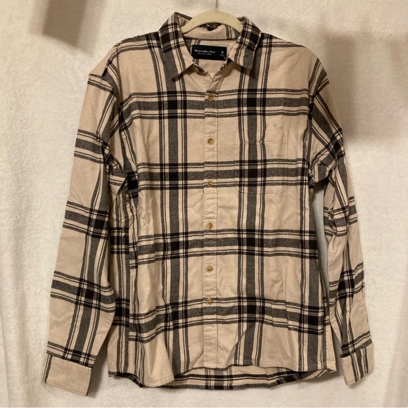Abercrombie & Fitch Other - NWT A&F Flannel - Black and Beige, Medium